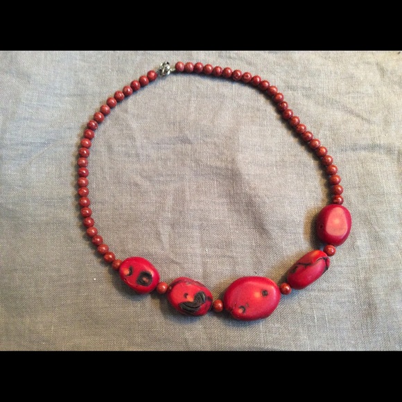 Coral necklace and earrings - Picture 3 of 6